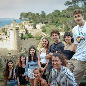 https://mana-mana-hostel.catalonia-hotels.com