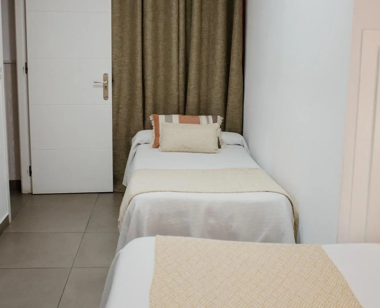 Apartamentos Turisticos Mastil 16 Malaga Guest house