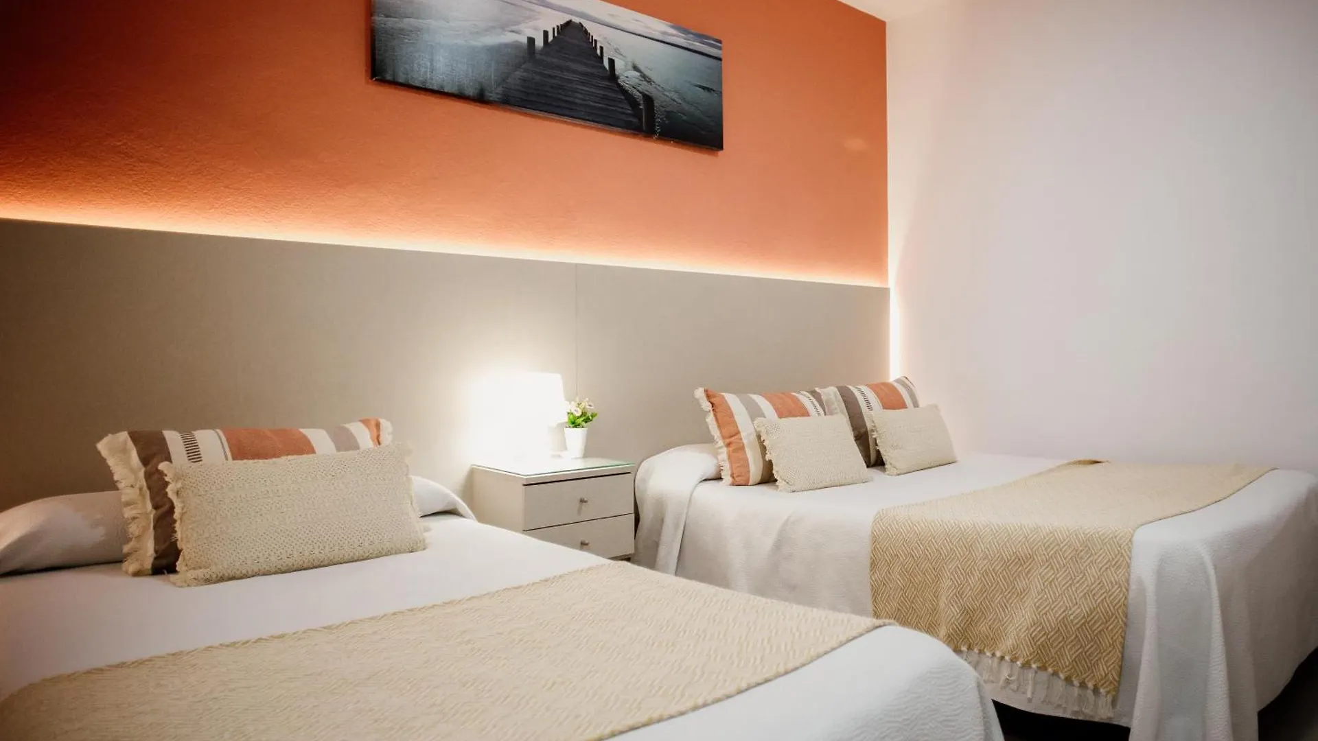 Guest house Apartamentos Turisticos Mastil 16 Malaga