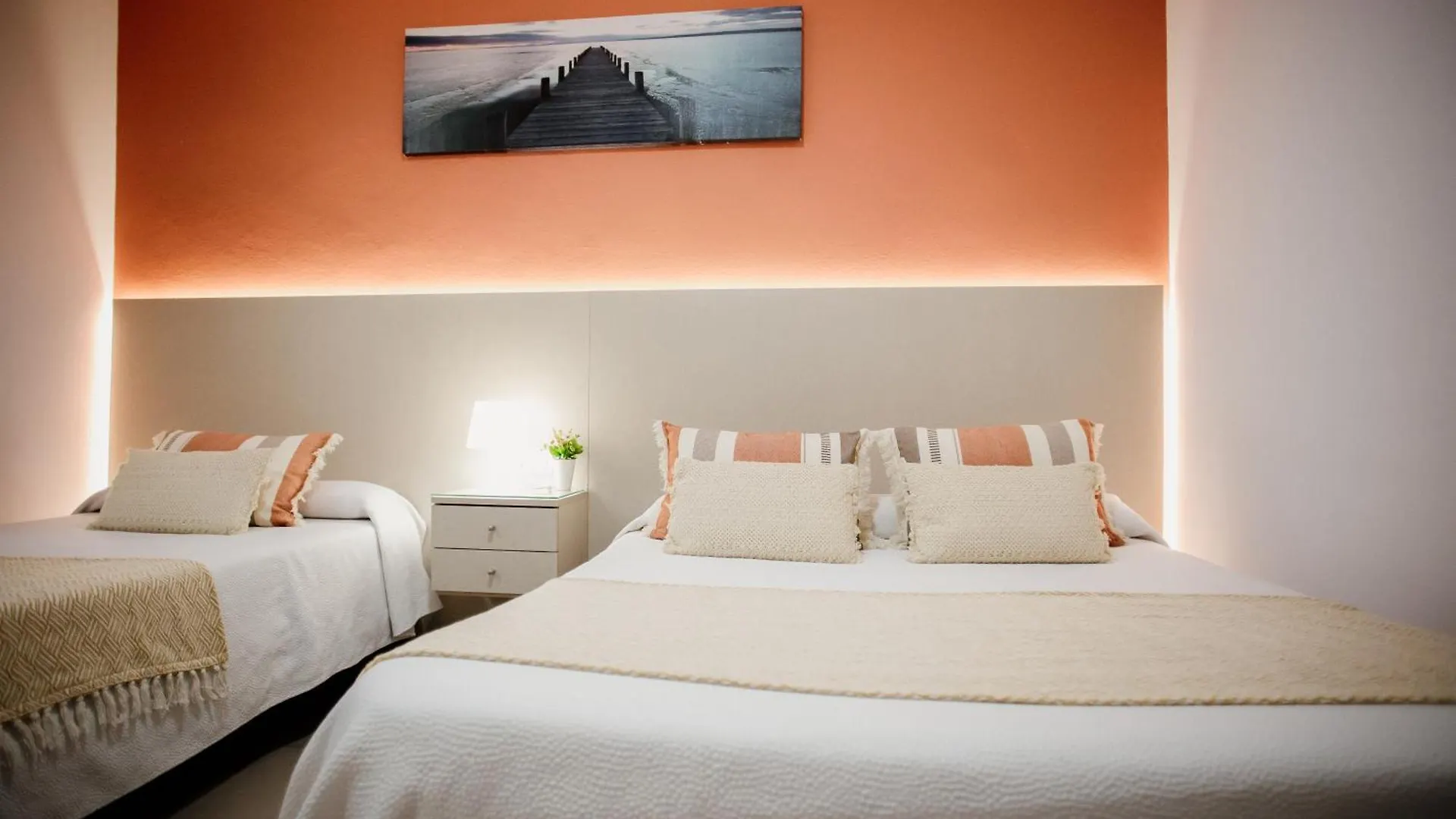 Apartamentos Turisticos Mastil 16 Μάλαγα Πανσιόν